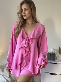 Жіночий легкий костюм (сорочка+шорти) з рюшами рожевого кольору 34117