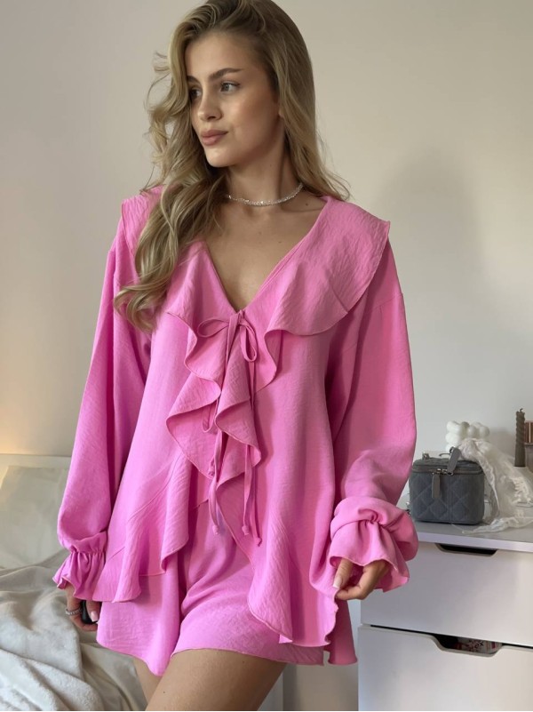 Жіночий легкий костюм (сорочка+шорти) з рюшами рожевого кольору 34117