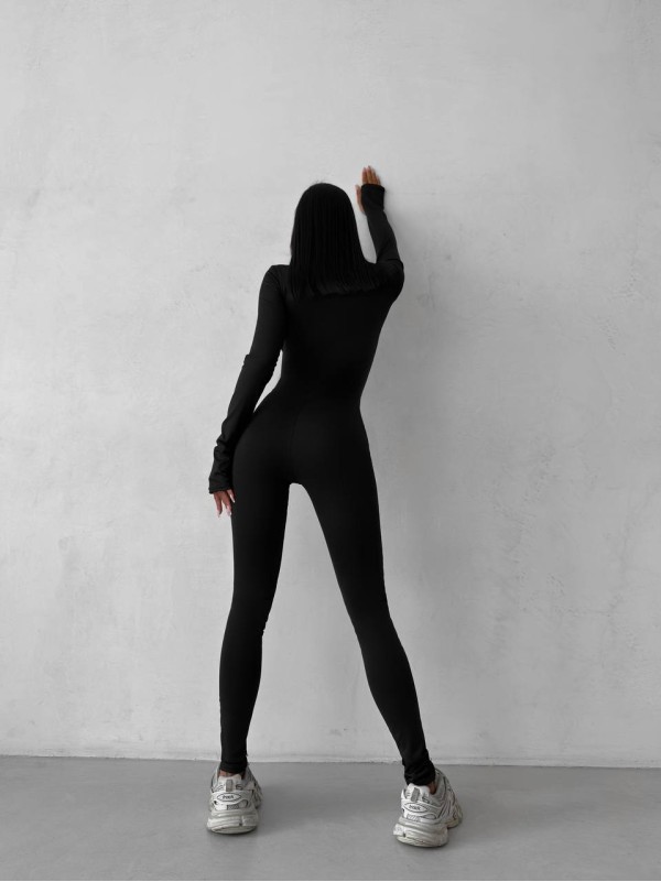 Жіночий еластичний комбінезон чорного кольору 34119