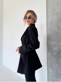 Жіночий подовжений пiджак з поясом чорного кольору 34121