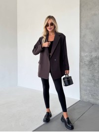 Жіночий подовжений пiджак з поясом коричневого кольору 34122