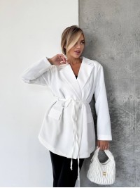 Жіночий подовжений пiджак з поясом молочного кольору 34124