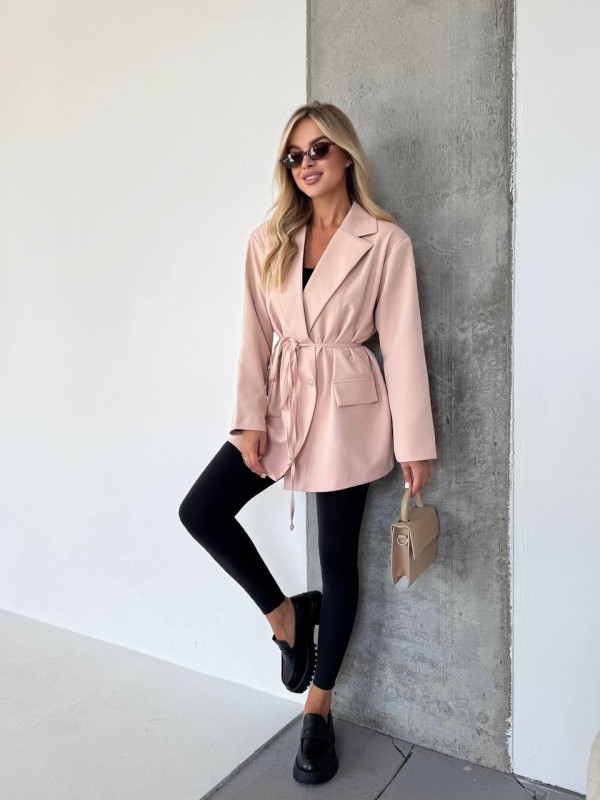 Жіночий подовжений пiджак з поясом бежевого кольору 34125