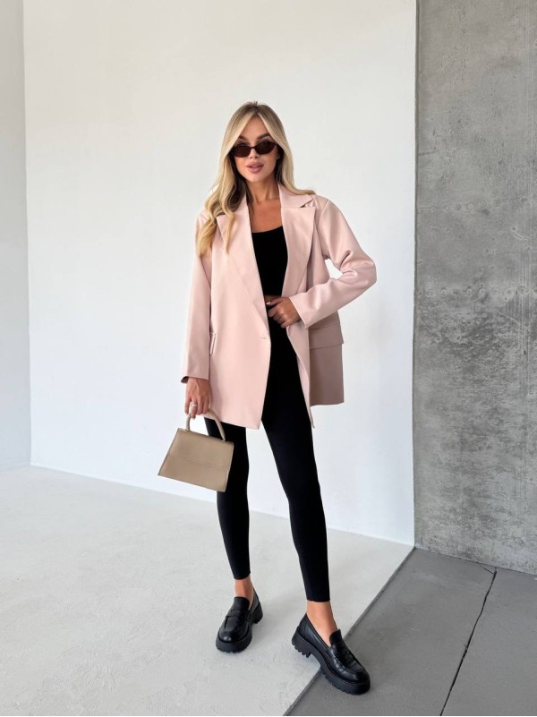 Жіночий подовжений пiджак з поясом бежевого кольору 34125