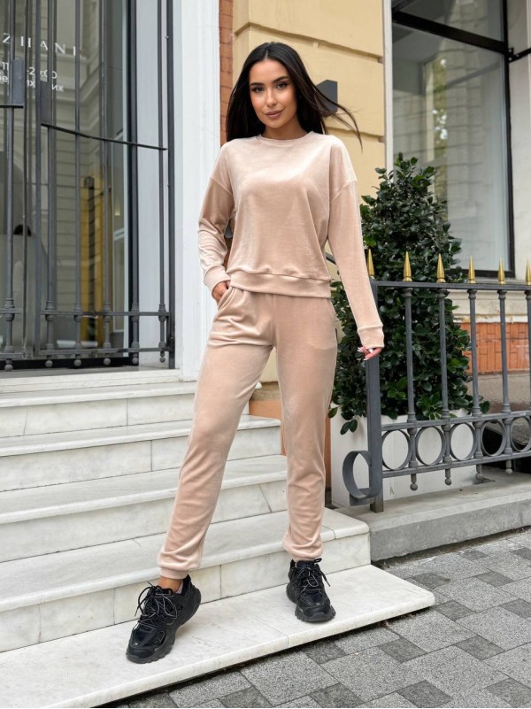 Жіночий велюровий костюм двійка бежевого кольору 34133