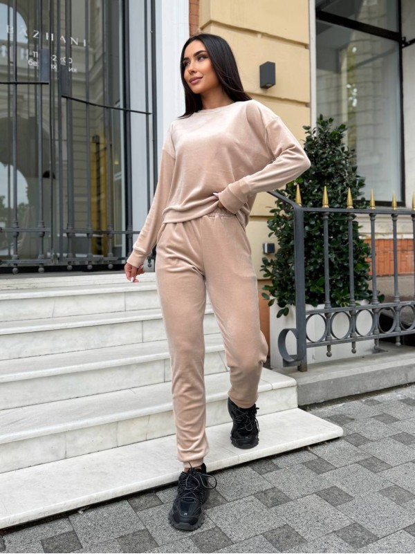 Жіночий велюровий костюм двійка бежевого кольору 34133