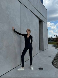 Велюровий комбінезон чорного кольору 34146