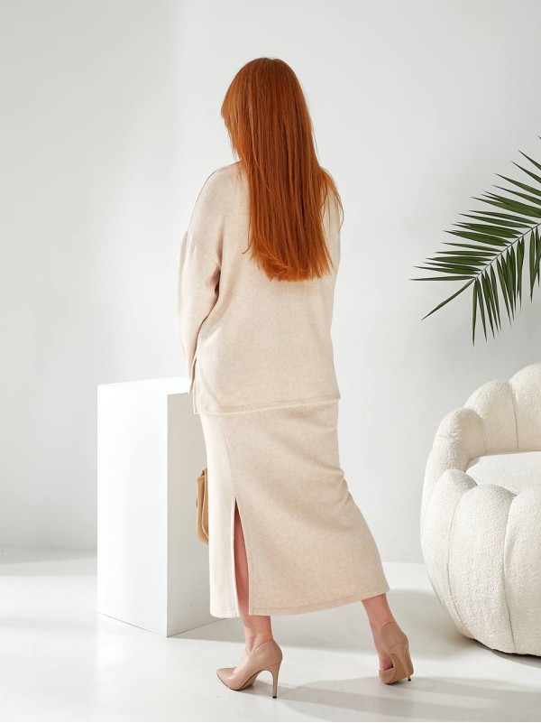 Жiночiй прогулянковий костюм зi спiдницею бежевого кольору 34167