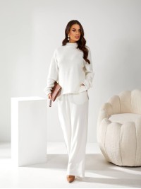 Жiночiй брючний костюм з ангори молочного кольору 34171