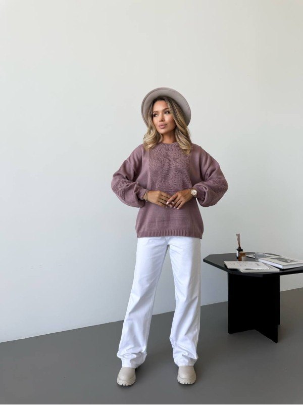 Класичний жіночий светр з ажурним плетiнням пудрового кольору 34177