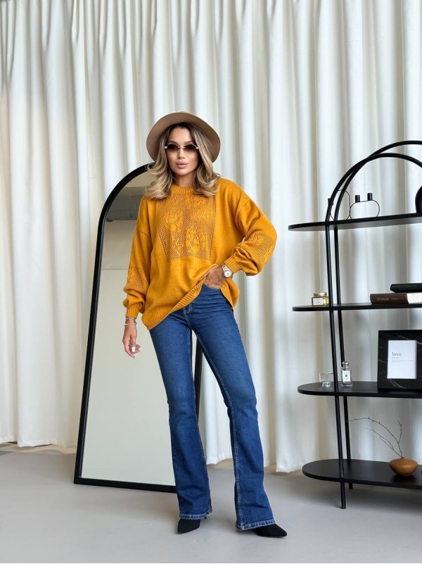 Класичний жіночий светр з ажурним плетiнням жовтого кольору 34179