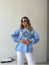 Класичний жіночий светр із етнічним візерунком блакитного кольору 34181