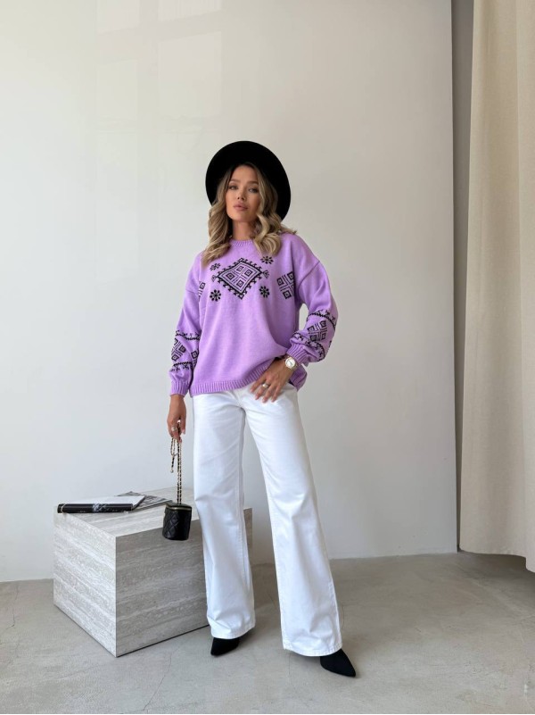 Класичний жіночий светр із етнічним візерунком бузкового кольору 34186