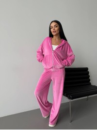 Велюровий жіночий костюм з капюшоном рожевого кольору 34209