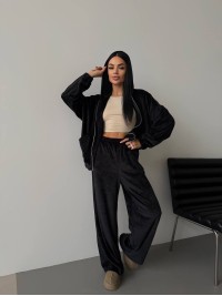 Велюровий жіночий костюм з капюшоном чорного кольору 34210