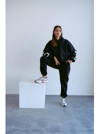 Жіночий теплий костюм з написом чорного кольору 34213