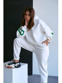 Жіночий теплий костюм з написом молочного кольору 34215