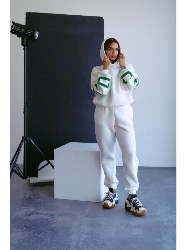 Жіночий теплий костюм з написом молочного кольору 34215