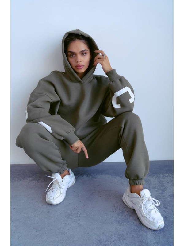 Жіночий теплий костюм з написом кольору хакi 34219