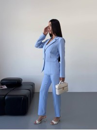 Класичний жiночий костюм тройка з топом блакитного кольору 34250