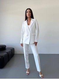 Класичний жiночий костюм тройка з топом молочного кольору 34251