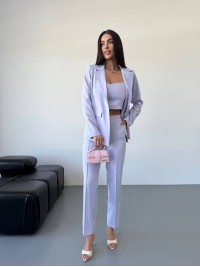 Класичний жiночий костюм тройка з топом лавандового кольору 34252