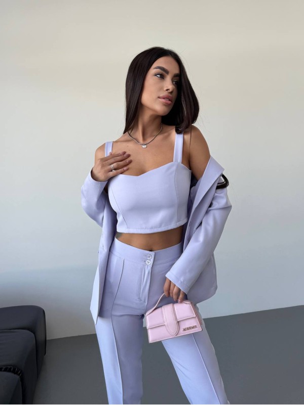 Класичний жiночий костюм тройка з топом лавандового кольору 34252