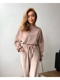 Велюровий жіночий костюм кавового кольору 34255