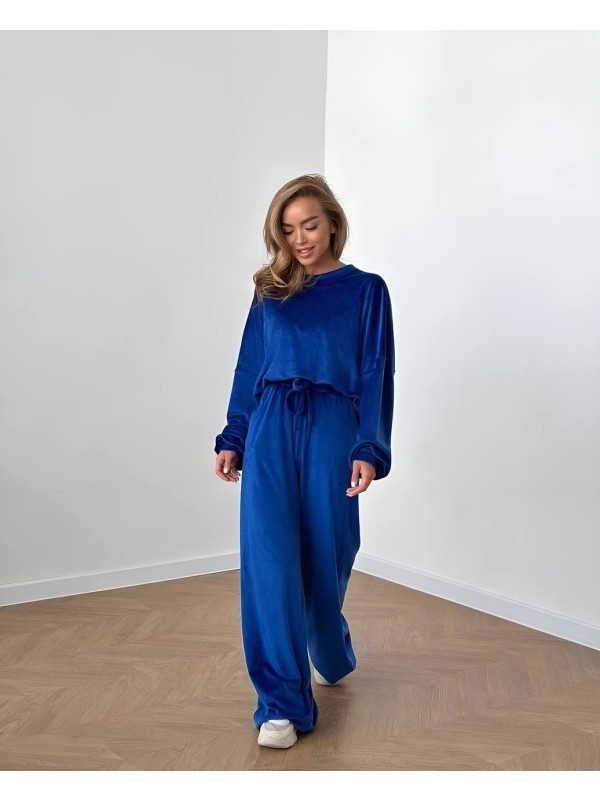Велюровий жіночий костюм синього кольору 34257
