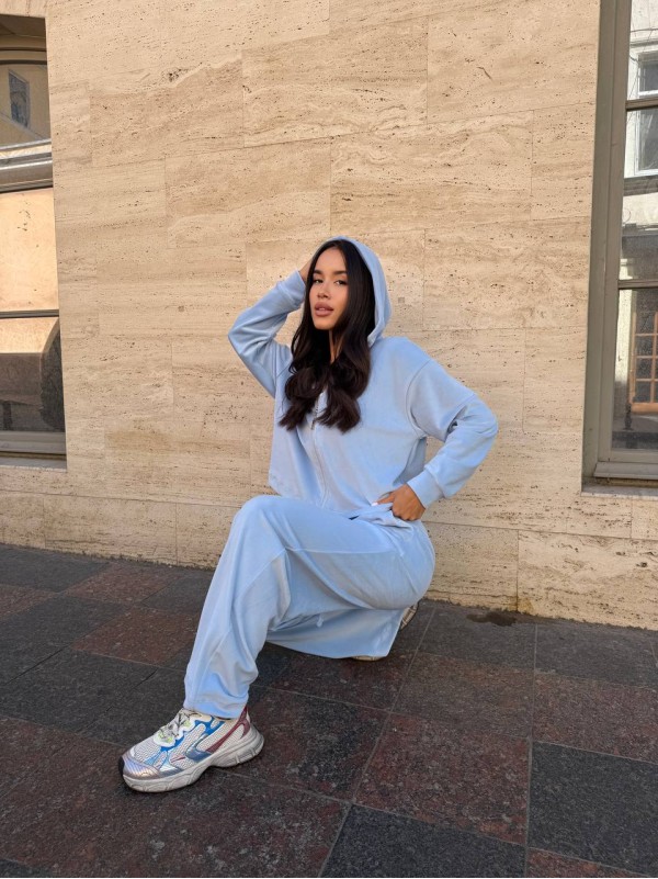 Велюровий жіночий костюм на змiйцi блакитного кольору 34267