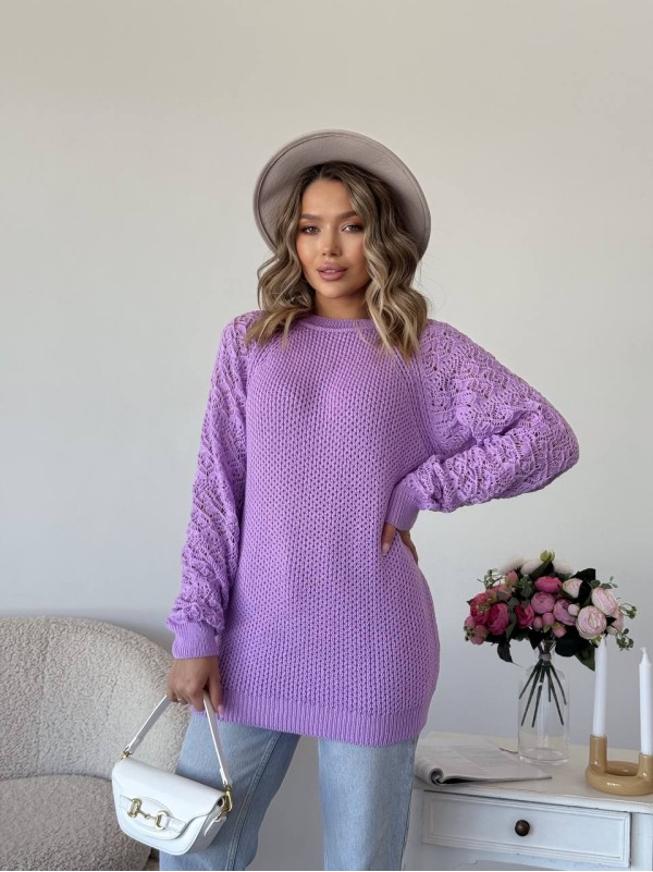 Подовжиний жіночий светр бузкового кольору 34279