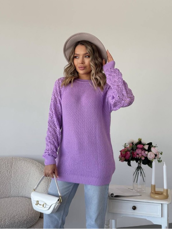 Подовжиний жіночий светр бузкового кольору 34279