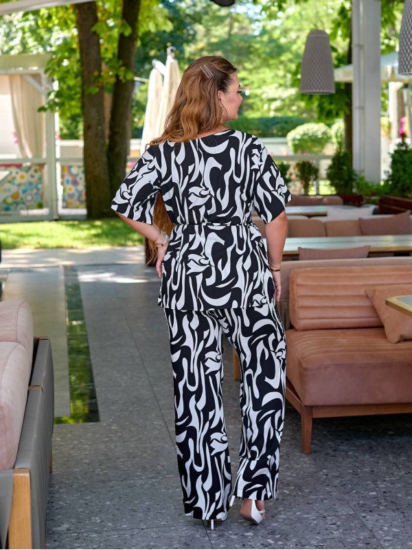 Жiночий прогулянковий костюм чорно-бiлого кольору 34292