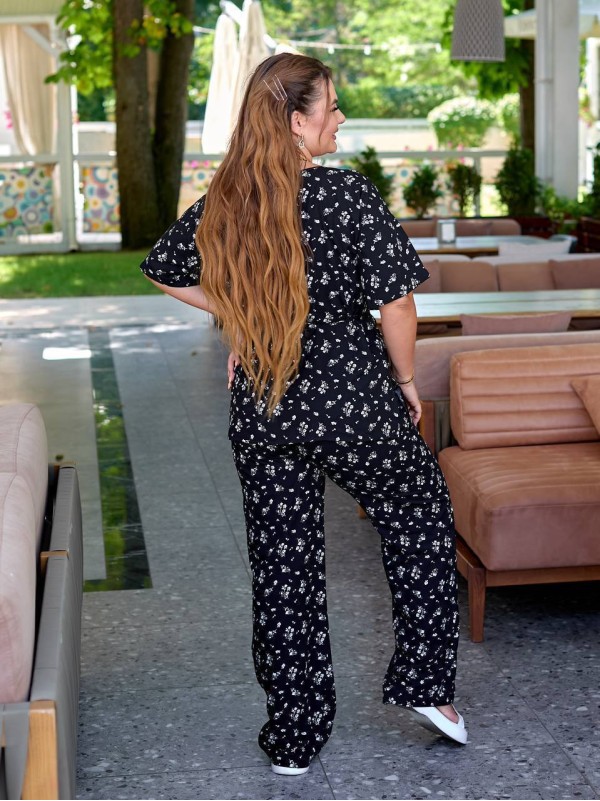 Жiночий прогулянковий костюм чорно-бiлого кольору 34301