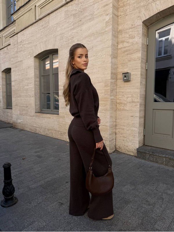 Жiночий прогулянковий костюм коричневого кольору 34307