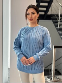 Жіночий светр з фактурною вʼязкою блакитного кольору 34352