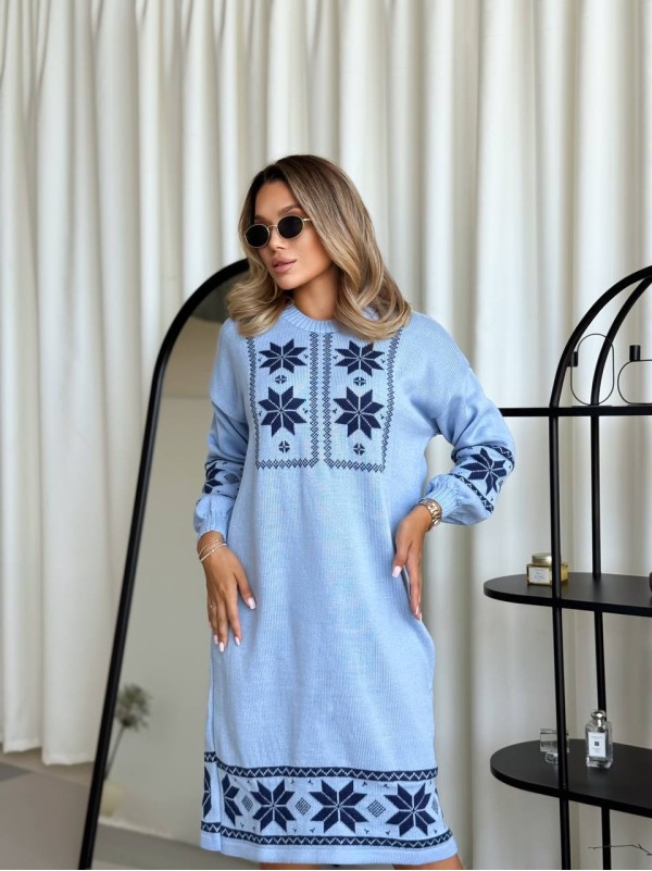 В'язана сукня з етнічним малюнком блакитного кольору 34357