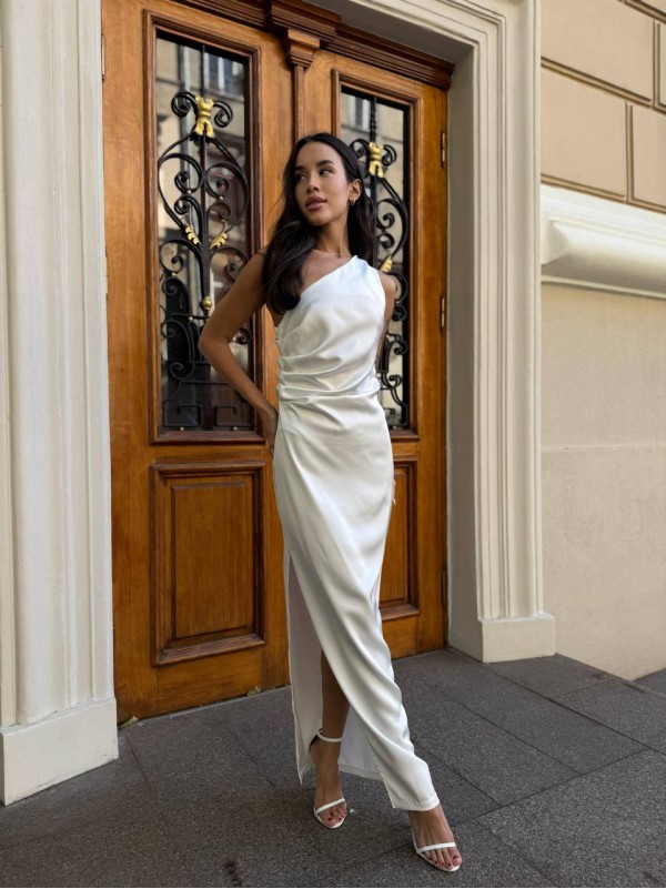 Вечірня шовкова сукня максі молочного кольору 34377