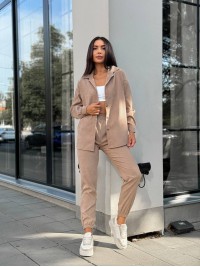 Вельветовий костюм на гудзиках бежевого кольору 34382