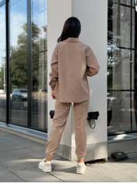 Вельветовий костюм на гудзиках бежевого кольору 34382