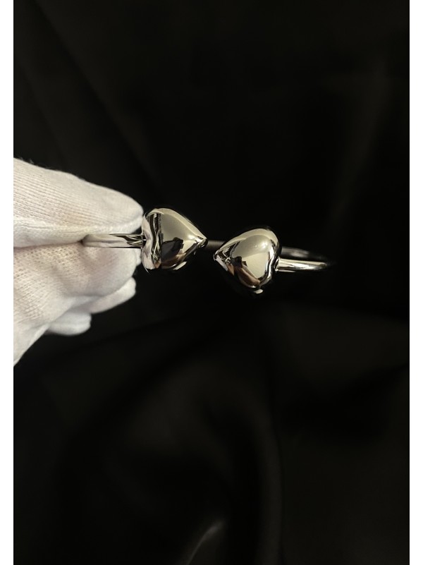 Браслет манжет Сердечки срібного кольору 34386