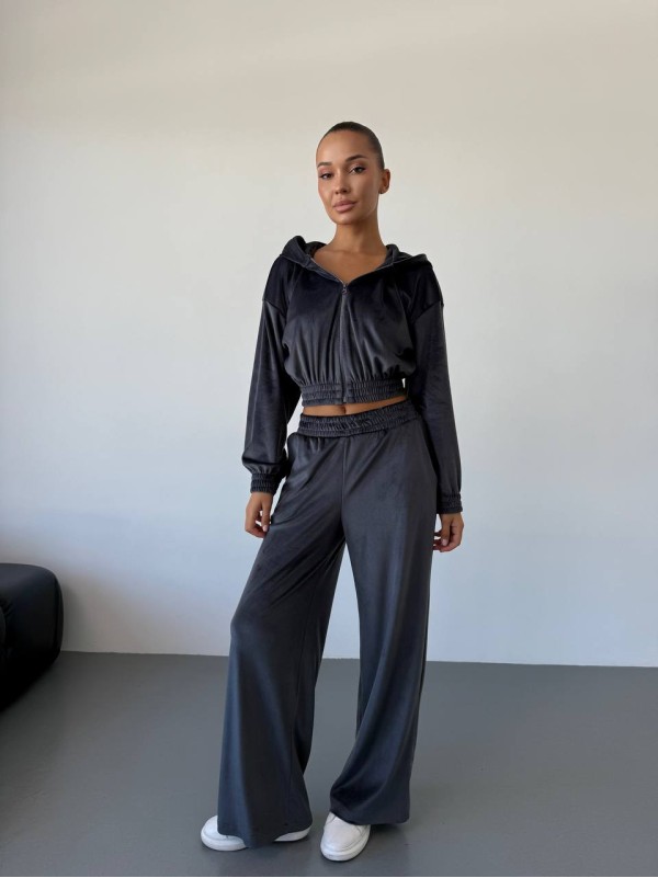 Жіночий велюровий костюм трійка графiтового кольору 34400