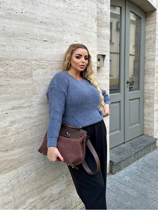 Базовий жіночий светр синього кольору 34412