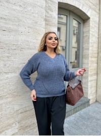 Базовий жіночий светр синього кольору 34412