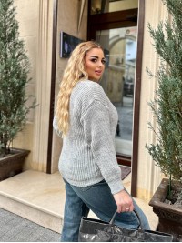 Базовий жіночий светр сiрого кольору 34416