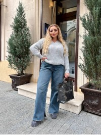 Базовий жіночий светр сiрого кольору 34416