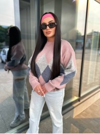 Жіночий светр з геометричним малюнком пудрового кольору 34419