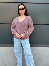 Жіночий светр з з вирізом пудрового кольору 34422
