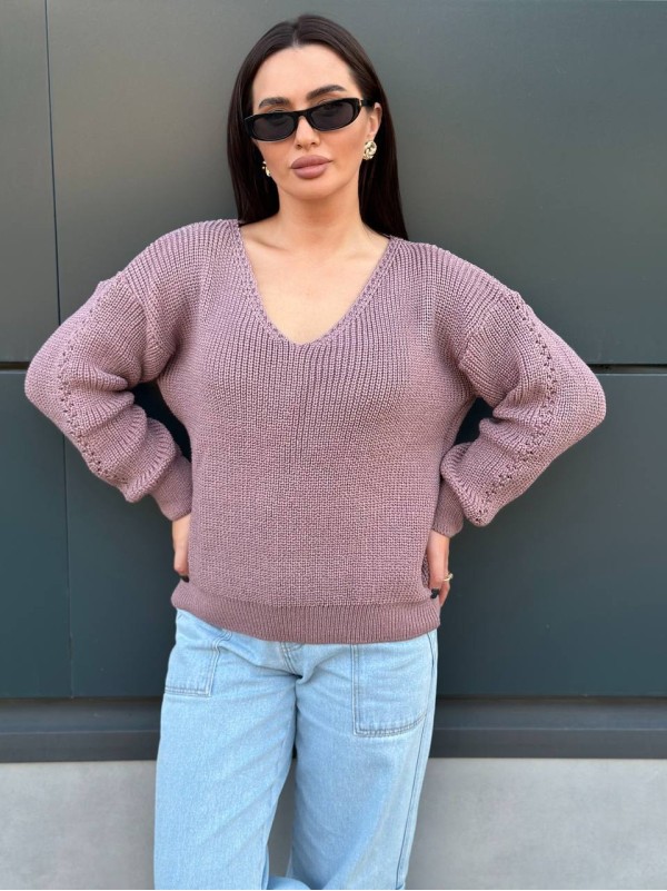 Жіночий светр з з вирізом пудрового кольору 34422
