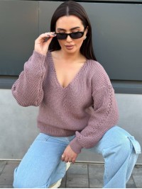Жіночий светр з з вирізом пудрового кольору 34422